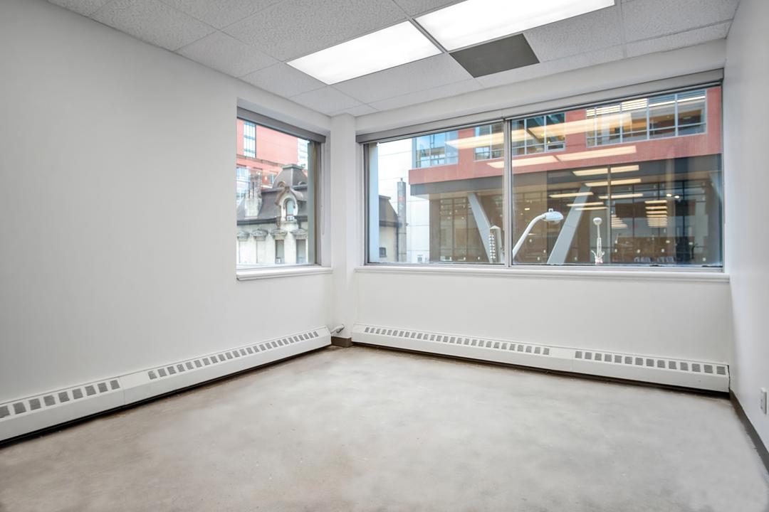 200 - 111 Peter Street, Toronto, ON