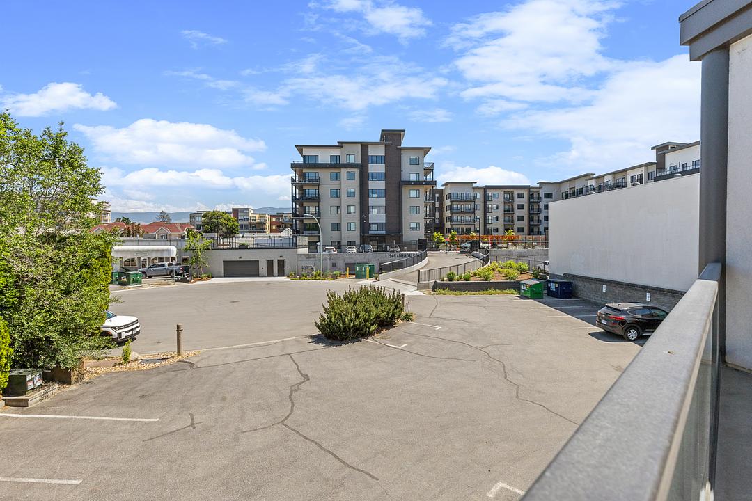 200 - 1974 Moss Court, Kelowna, BC