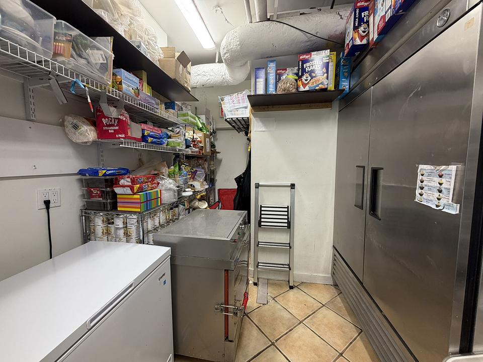 907 Denman Street, Vancouver, BC
