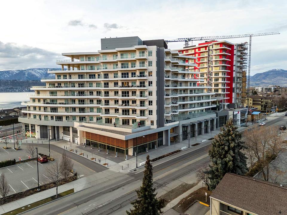 Pendozi - 3300 Lakeshore Road, Kelowna, BC
