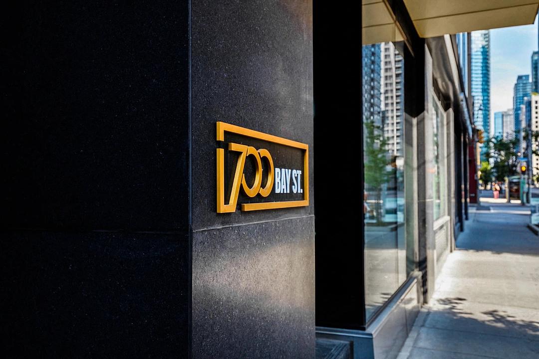 2201 - 700 Bay Street, Toronto, ON