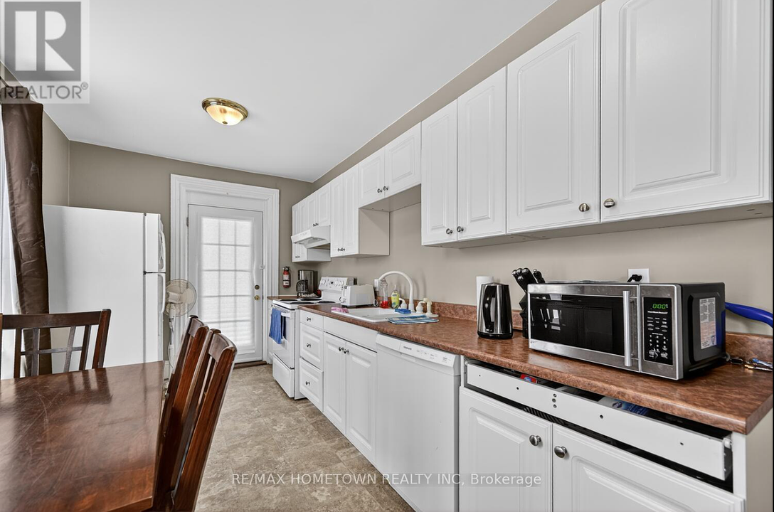 61 - 61 Pearl Street East, Brockville, ON