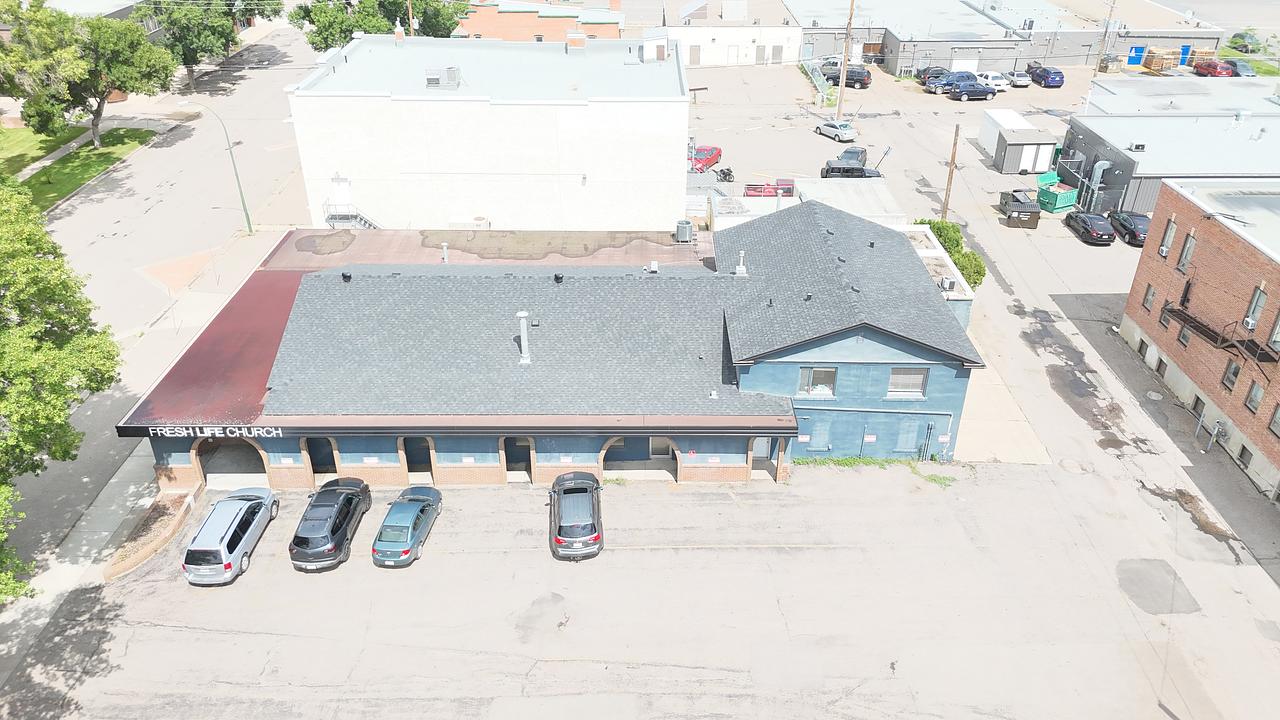 327 10 Street South, Lethbridge, AB