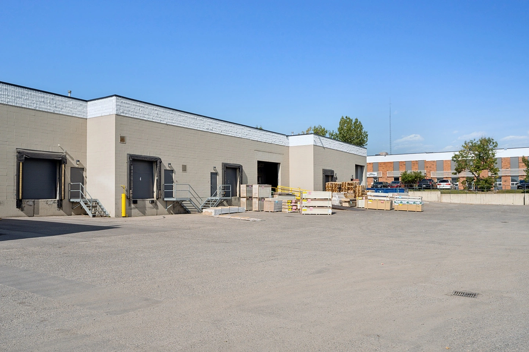 206-210 - 610 70 Avenue Southeast, Calgary, AB