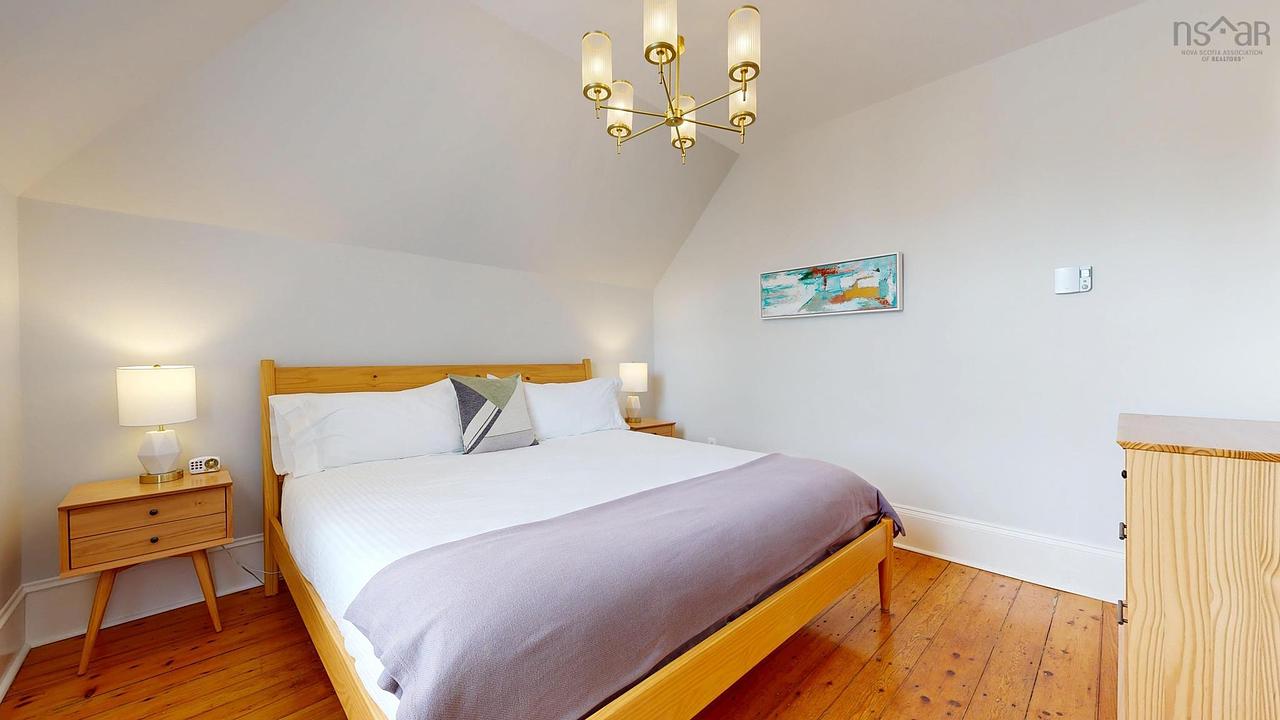 558 Main Street, Mahone Bay, NS