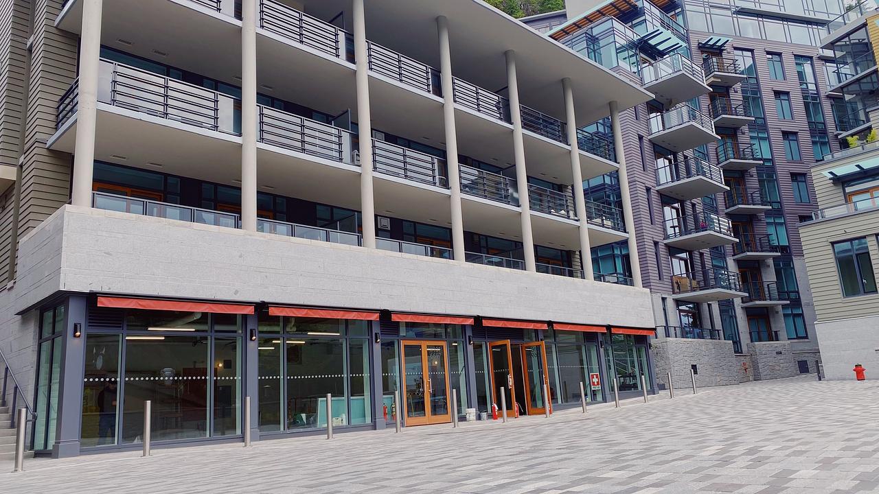 101 & 105 - 6697 Nelson Avenue, West Vancouver, BC