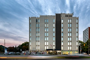 704 - 1081 Carling Avenue, Ottawa, ON