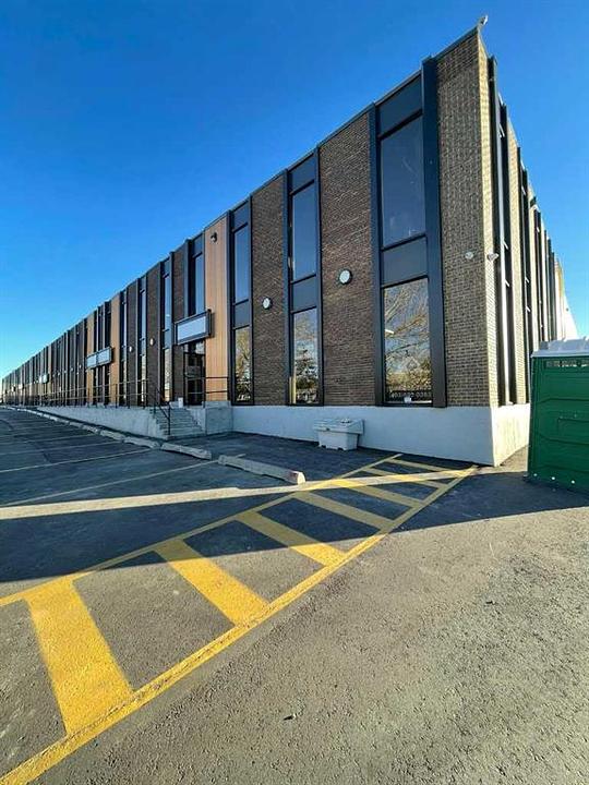 11 - 1209 38 Avenue Northeast, Calgary, AB