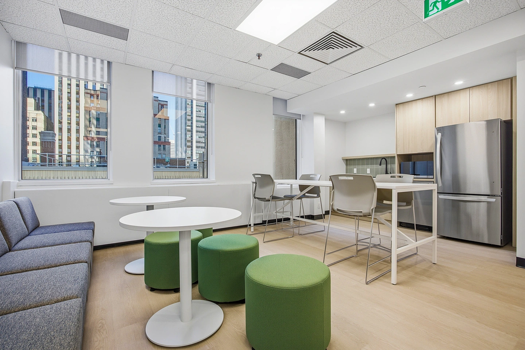 1400 - 330 Bay Street, Toronto, ON