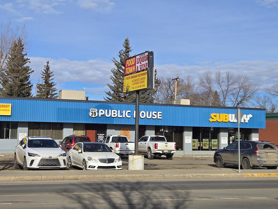 5010 50 Avenue, Calmar, AB