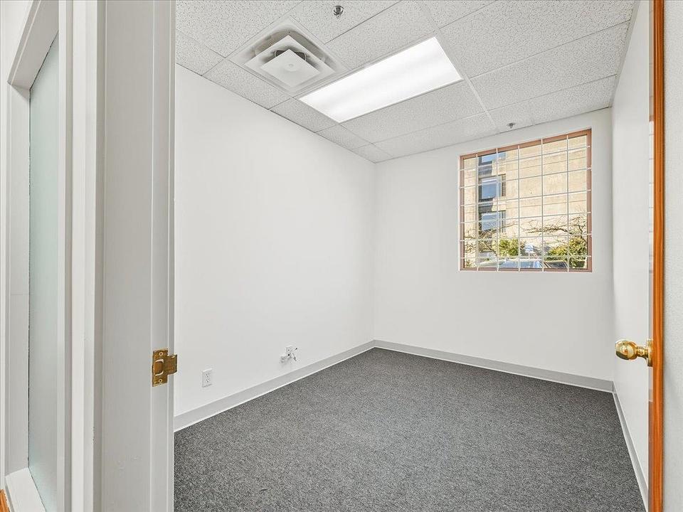 103/104 - 106-470 Kingsway, Vancouver, BC