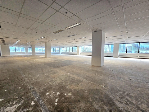 33 City Centre Drive, Mississauga, ON