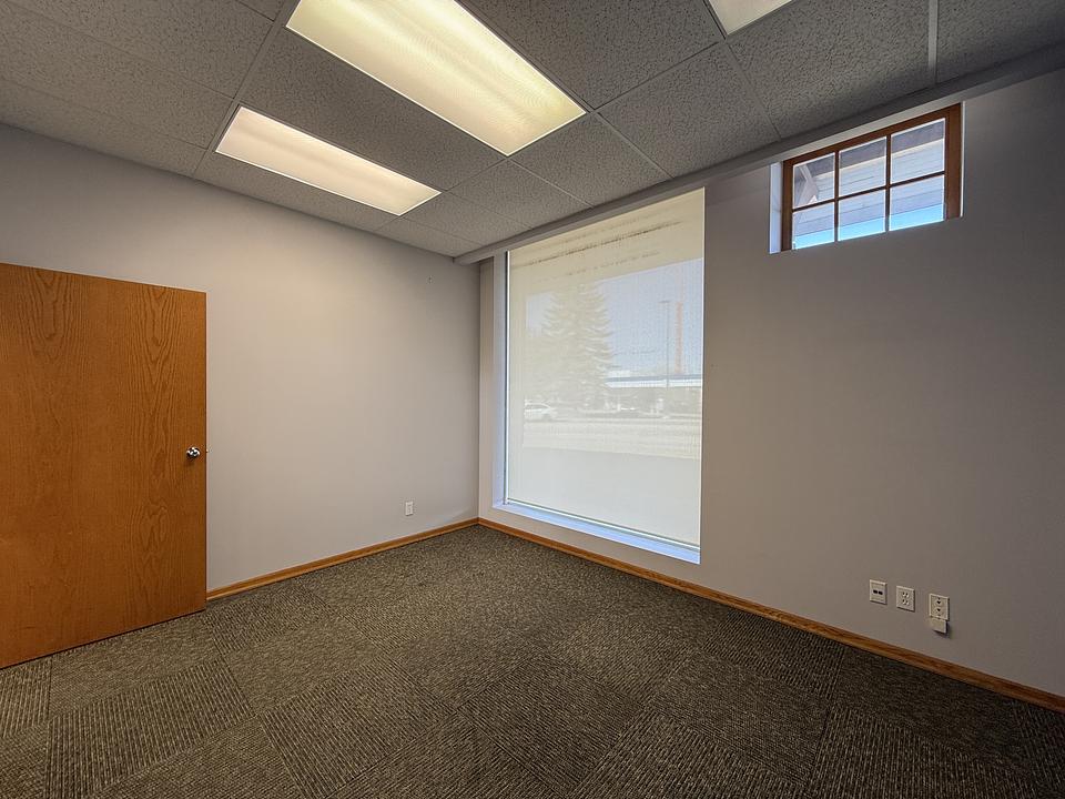 1 - 5000 51 Avenue, Red Deer, AB
