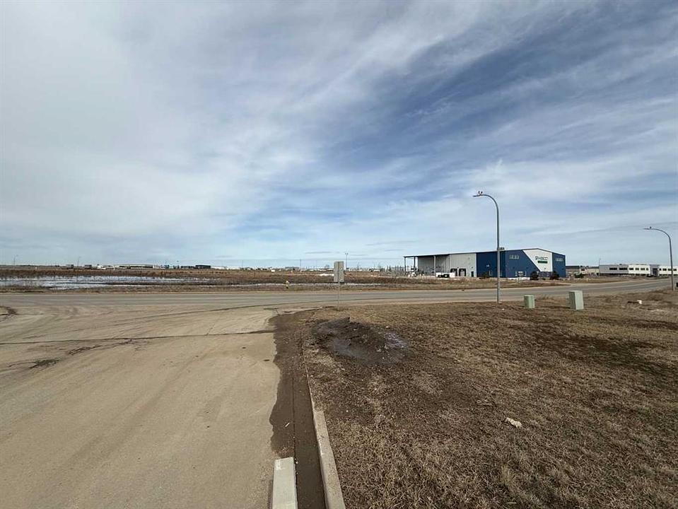 12110 97 Avenue, Clairmont, AB