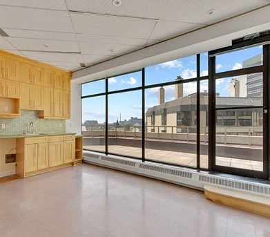 800 - 250 Dundas Street West, Toronto, ON