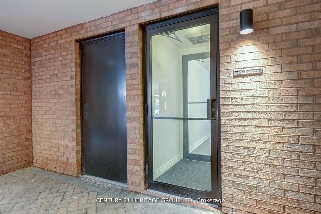 101 - 2900 Yonge Street, Toronto, ON