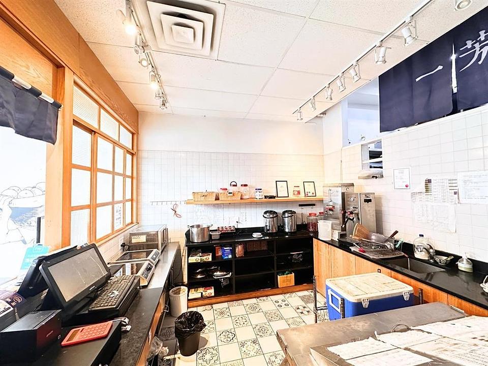 4515 West 10th Avenue, Vancouver, BC