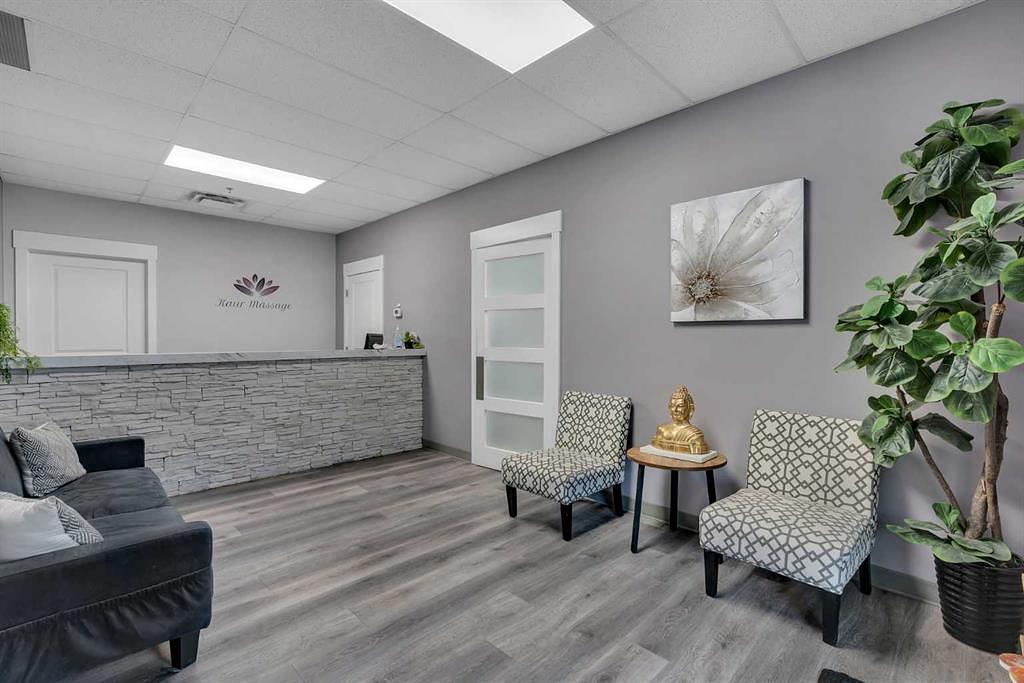 220 - 20 Saddlestone Drive Northeast, Calgary, AB