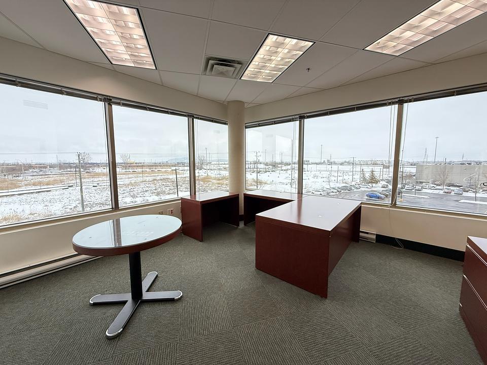 300 - 1570 Rue Ampère, Boucherville, QC