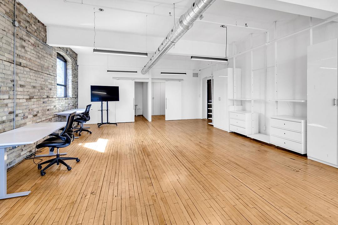 639 Queen St W, Toronto, ON