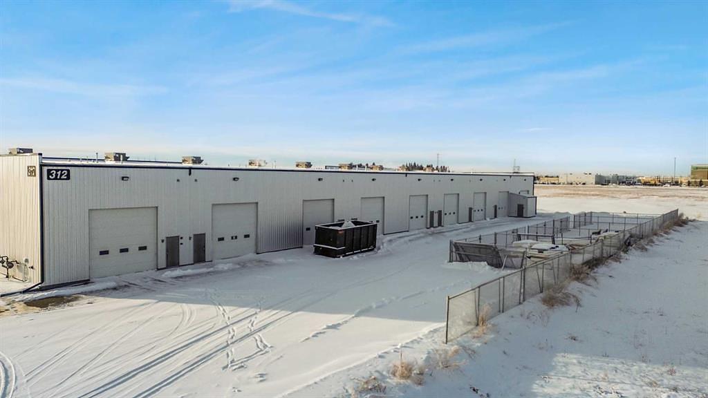 101 - 312 Energy Way, Penhold, AB