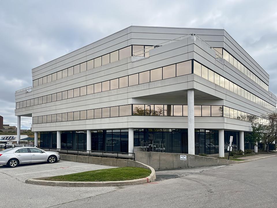 302, East Tower - 2233 Argentia Road, Mississauga, ON