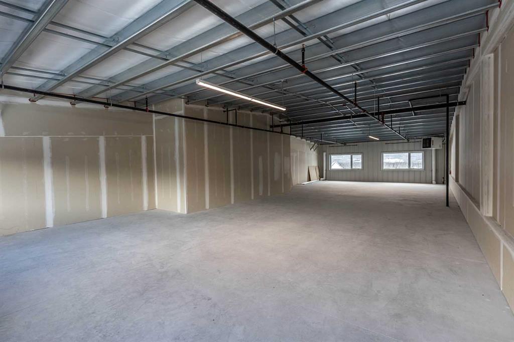 112 - 200 Alpine Meadows, Canmore, AB