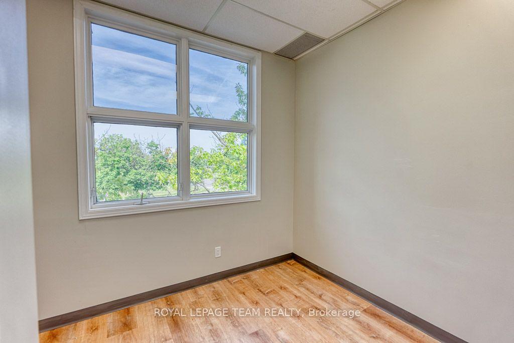 84 Centrepointe Drive, Ottawa, ON