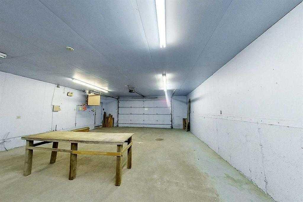 411 9 Avenue Northeast, Calgary, AB
