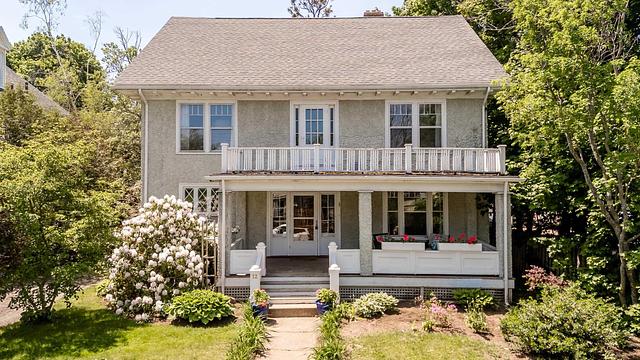 12 Linden Avenue, Wolfville, NS