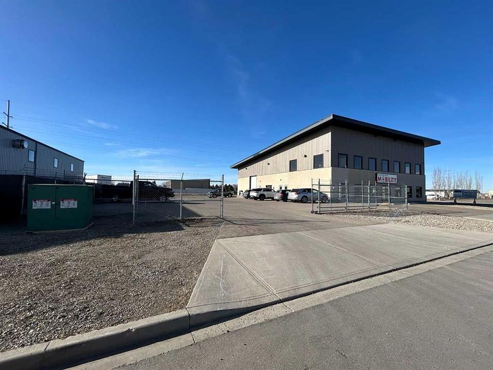 3174 34 Street North, Lethbridge, AB