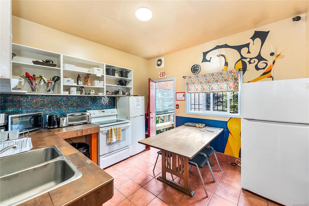 1608 Quadra Street, Victoria, BC