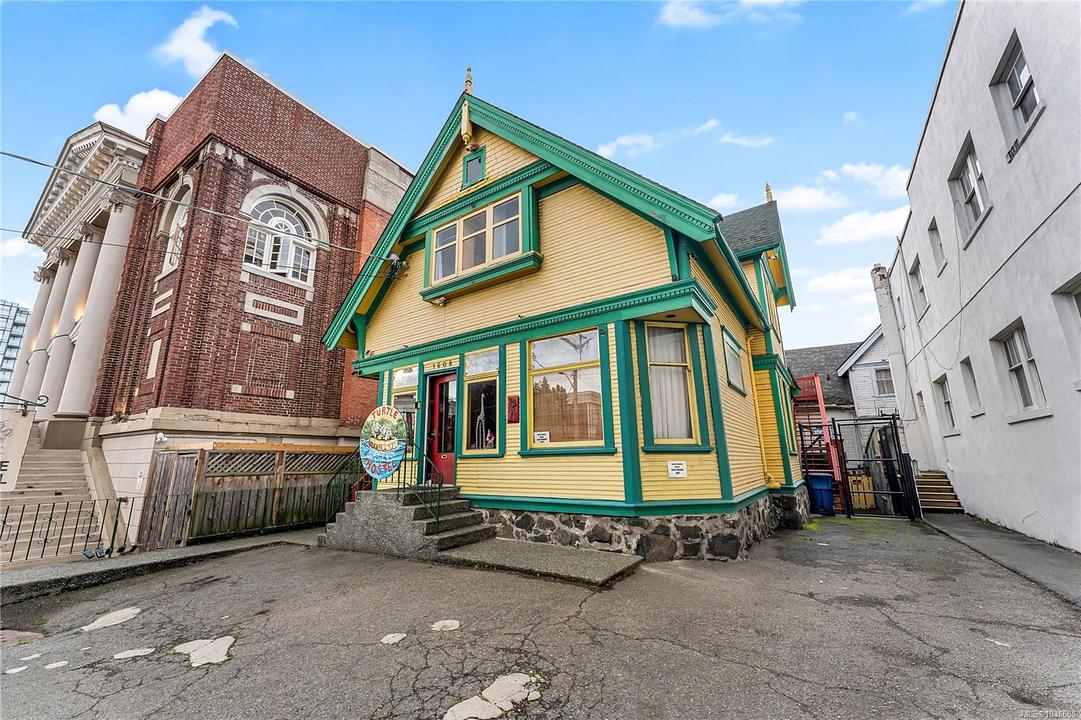 1608 Quadra Street, Victoria, BC