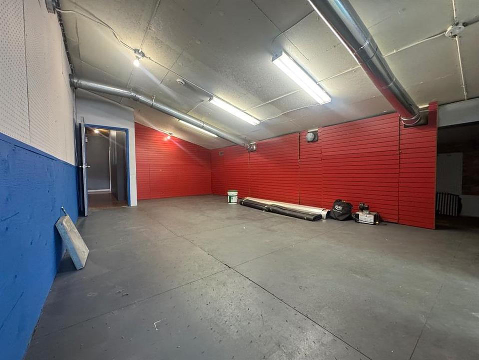 B - 6223 48 Avenue, Camrose, AB