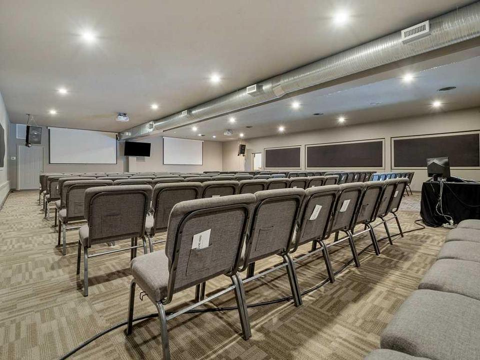 327 10 Street South, Lethbridge, AB