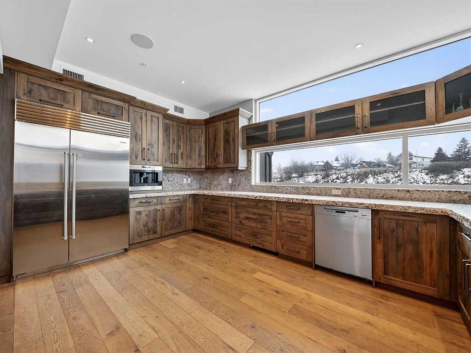 1015 11 Street Southeast, Calgary, AB