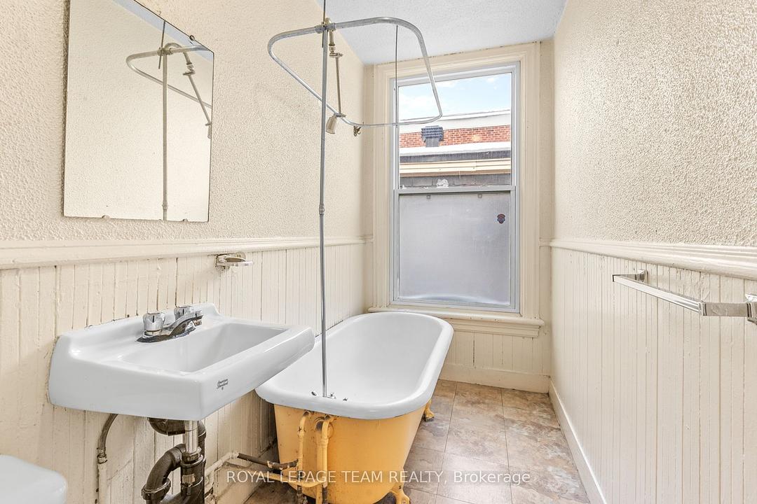 498 Gladstone Avenue, Ottawa, ON