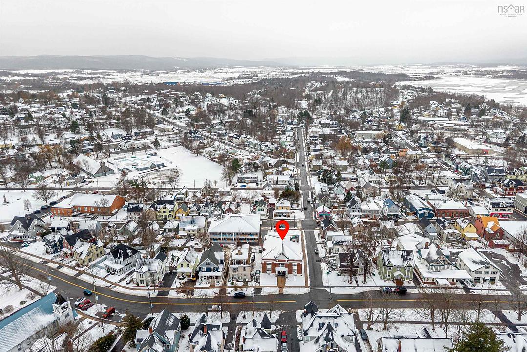 240 King Street, Windsor, NS