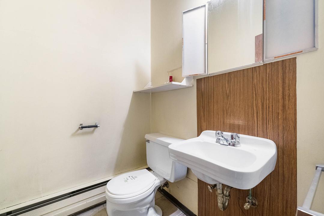 8242 Ontario Street, Vancouver, BC
