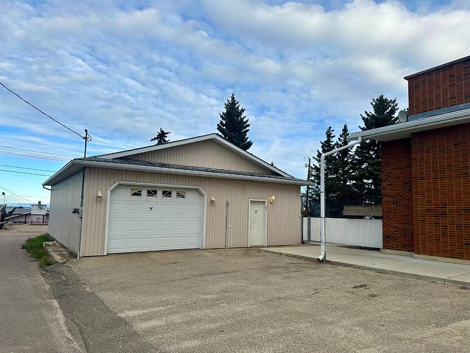 10016 103 Avenue, Lac la Biche, AB