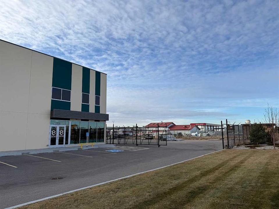 #20 - 450 39 Street North, Lethbridge, AB