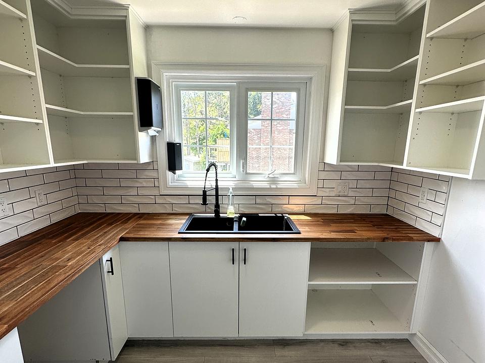 1423 Fall River Road, Fall River, NS