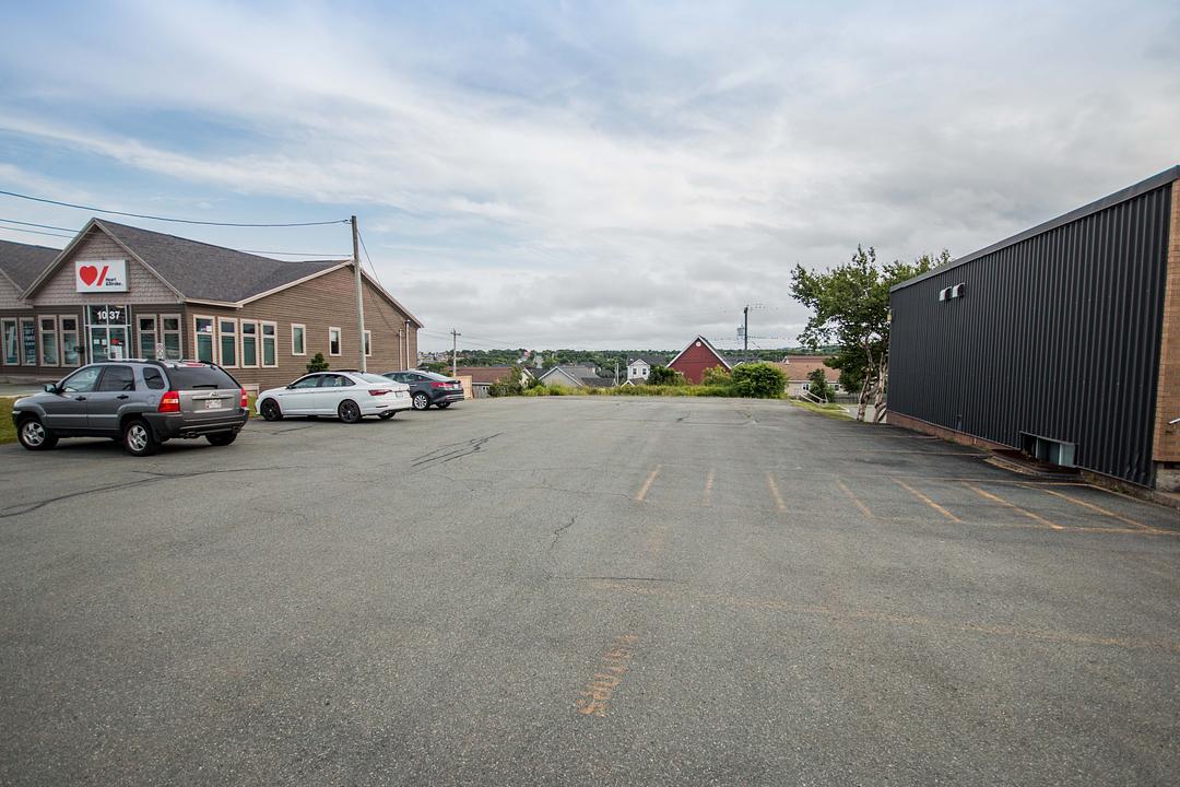 1041 Topsail Road, Mount Pearl, NL