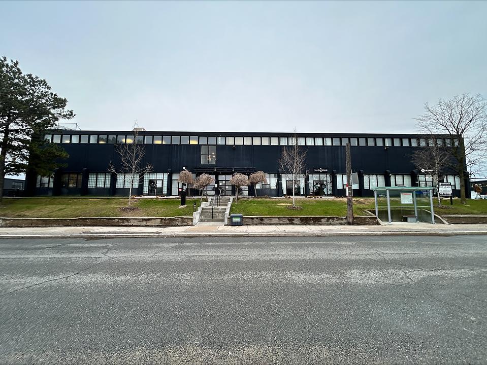 209 - 160 Tycos Drive, Toronto, ON
