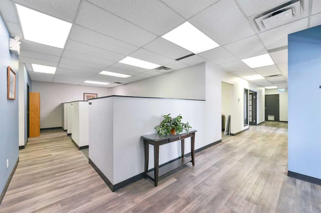 302 - 4702 49 Avenue, Red Deer, AB