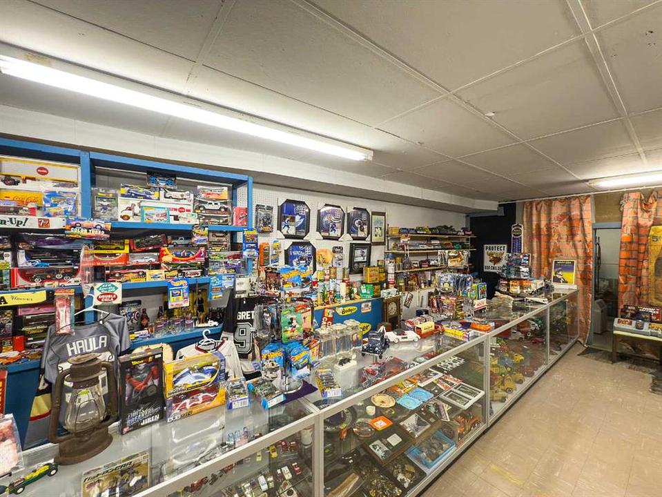 4913 50 Street, Rocky Mountain House, AB