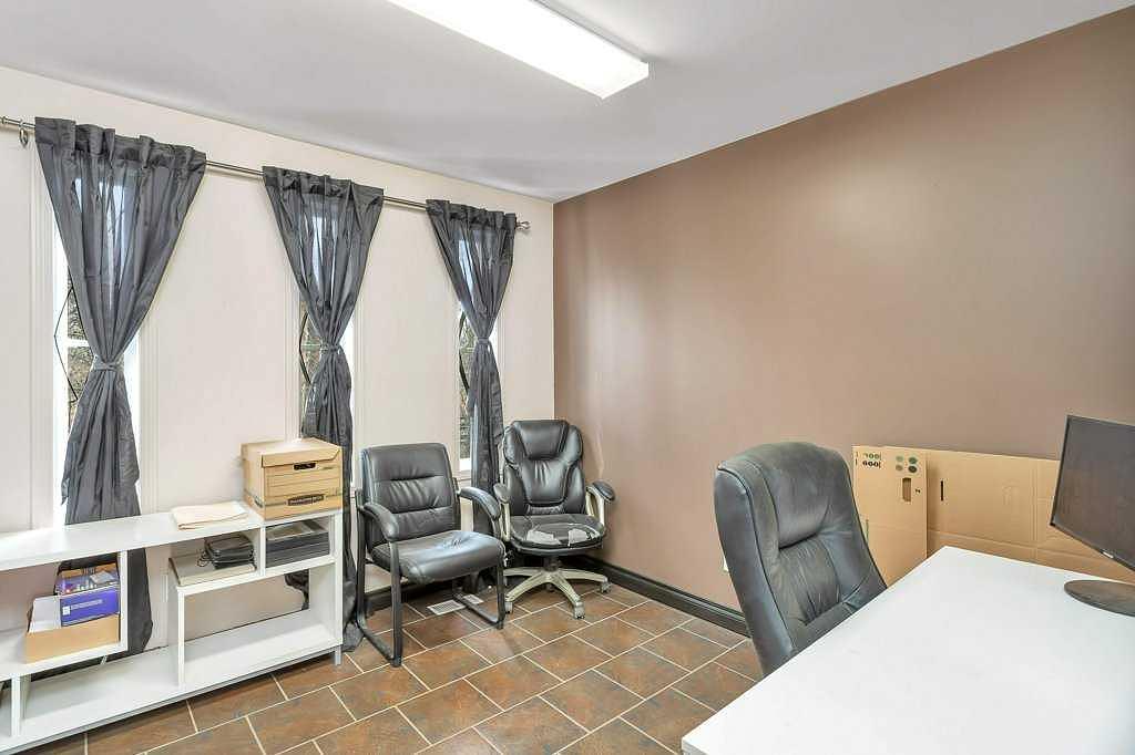 4911 50 Avenue, Eckville, AB