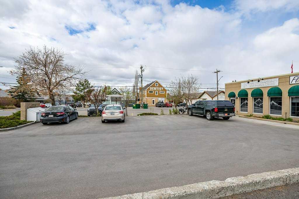 115b 4 Avenue West, Cochrane, AB