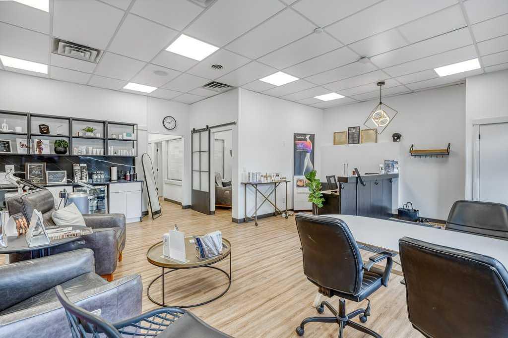 115b 4 Avenue West, Cochrane, AB