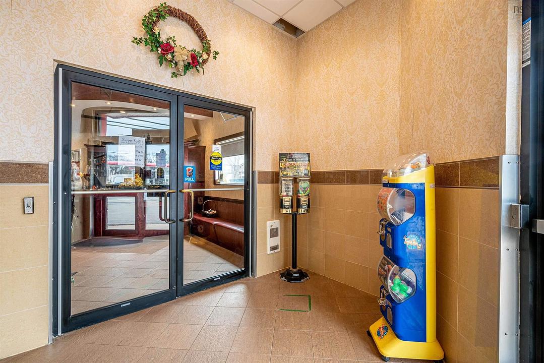 8986 Commercial Street, New Minas, NS